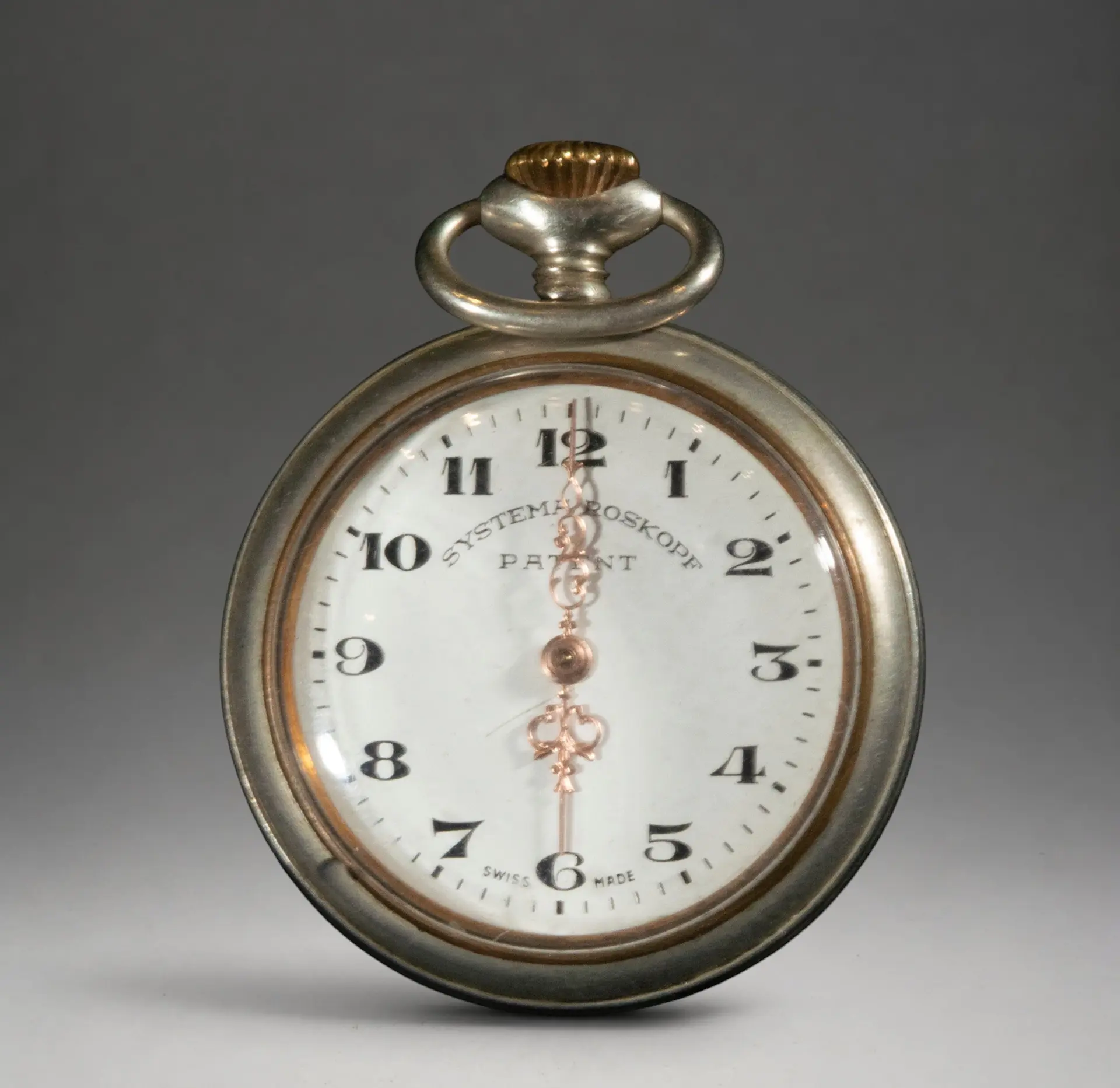 Small pocket watch with floral decoration