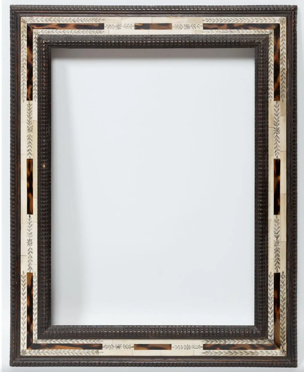 Decorative frame in pyrographic bone, tortoiseshell imitation and