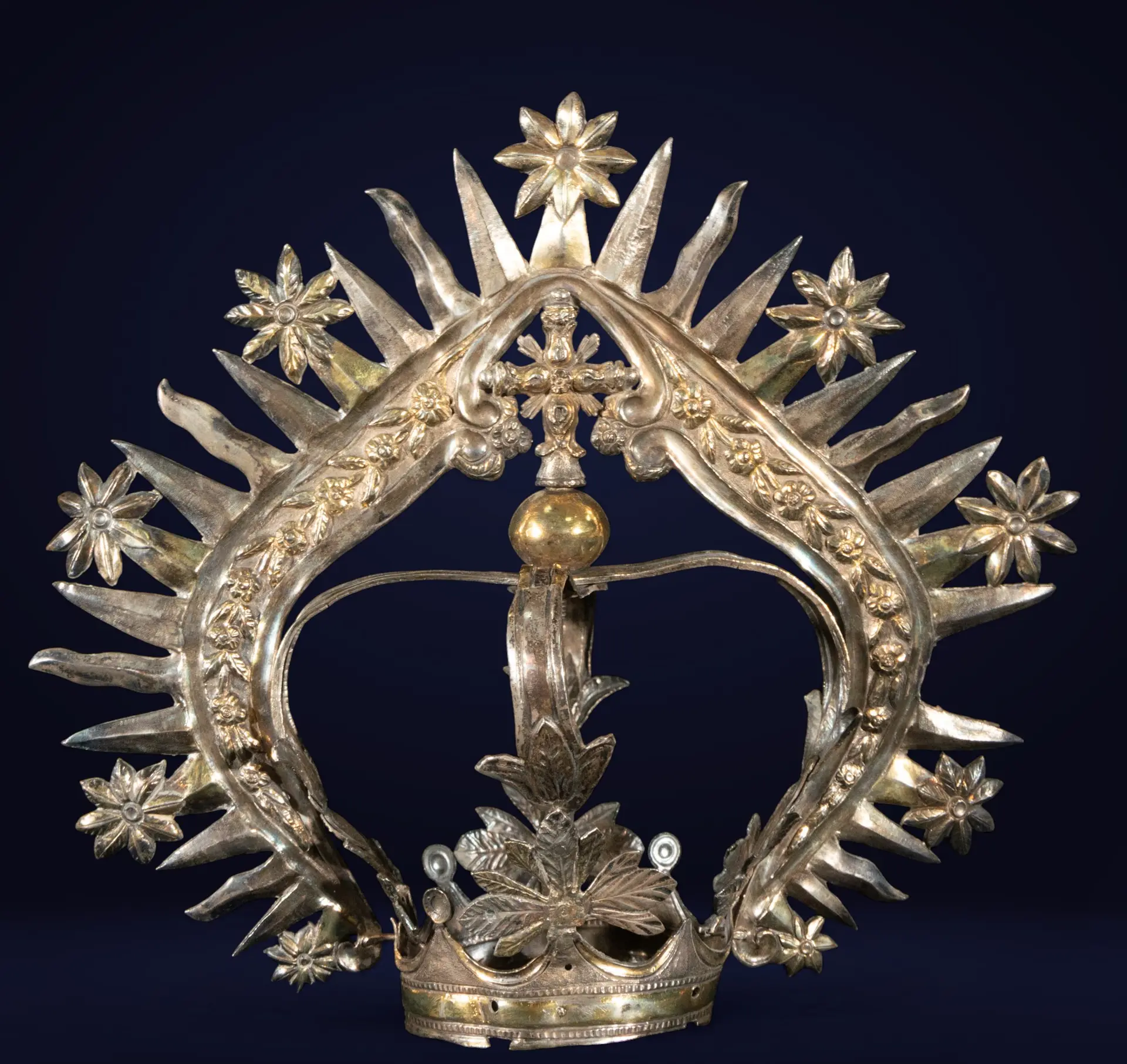 Important Baroque Virgin Crown in Spanish silver from the 17th century
