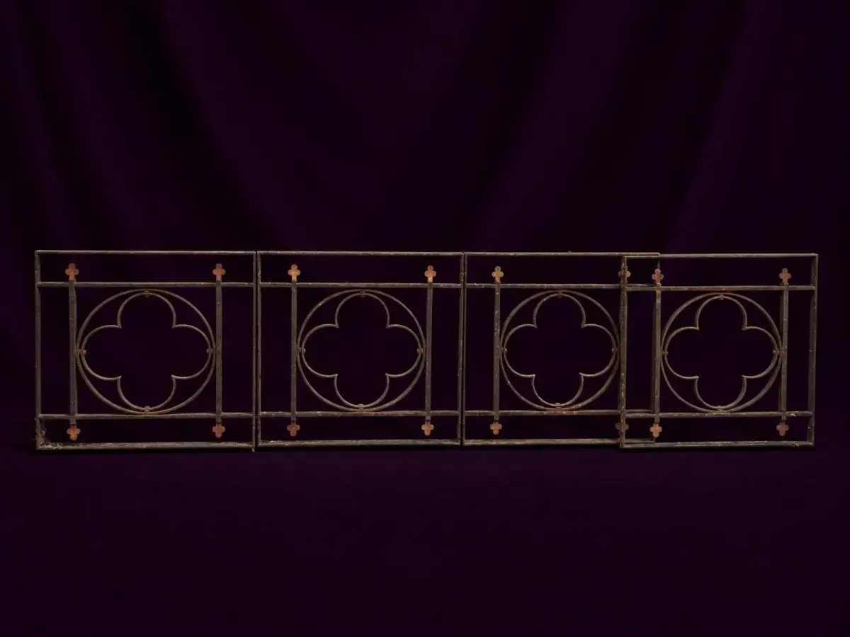 Four altar railings from the chapel at Montebello Castle in - Lot 35
