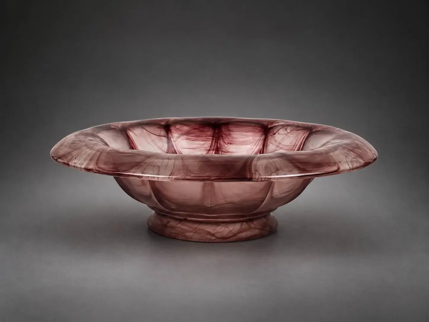 Purple-tinted glass bowl, - Lot 106