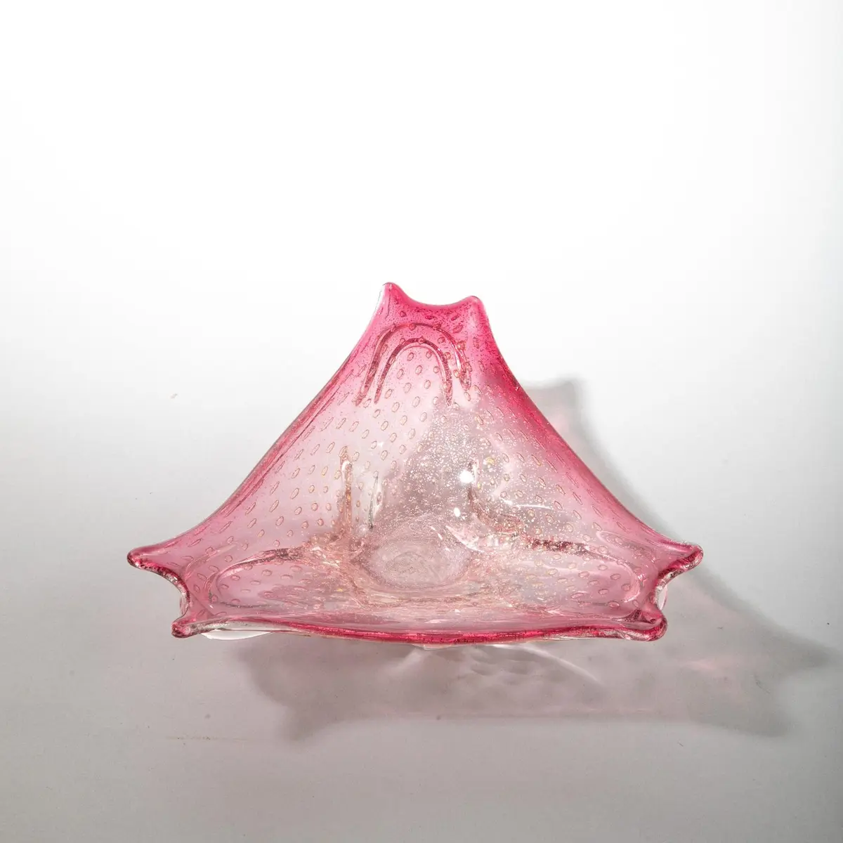 Murano bubbled pink fushia glass three-lobed pocket bowl - Lot 1