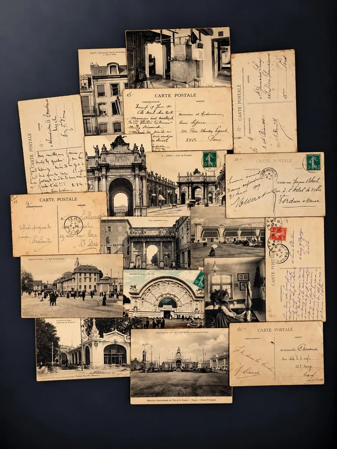 A box of postcards containing approximately 550 cards featur - Lot 116