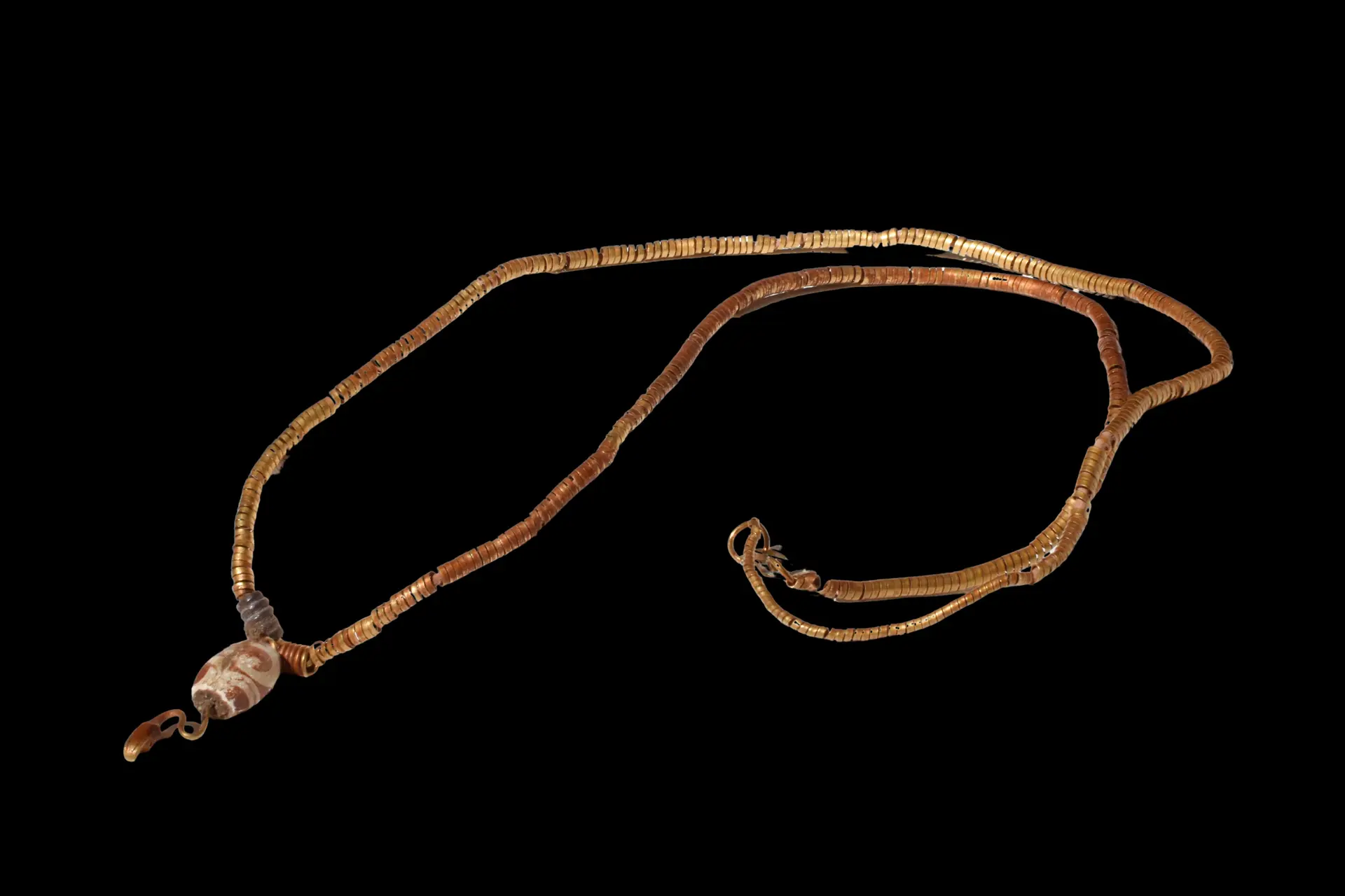 RARE WESTERN ASIATIC GOLD NECKLACE WITH STONE PENDANT