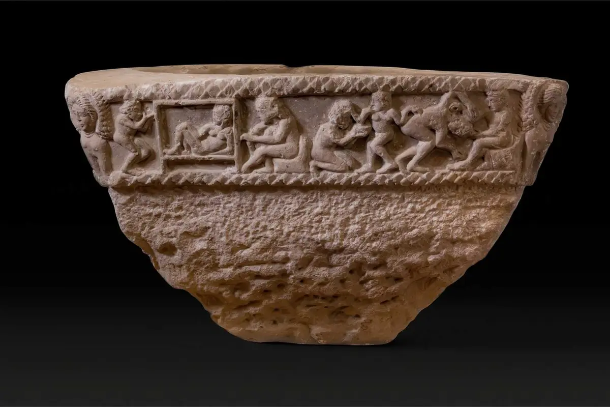 MASSIVE EASTERN ROMAN MARBLE RITUAL ALTAR WITH SPHINXES