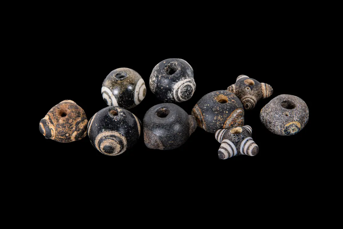 COLLECTION OF GRAECO-PHOENICIAN GLASS BEADS
