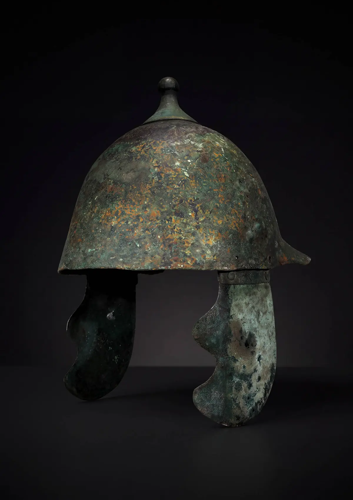RARE ATTIC BRONZE HELMET WITH CHEEK PIECES