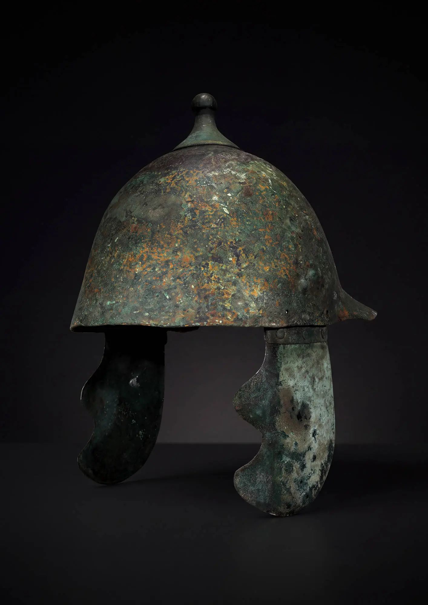 RARE ATTIC BRONZE HELMET WITH CHEEK PIECES