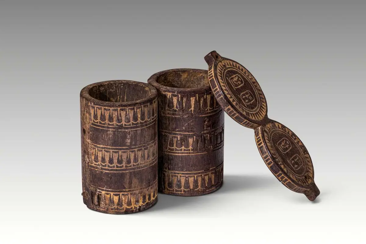 RARE EGYPTIAN WOODEN COSMETIC CONTAINER FROM THE ROYAL TOMB OF LADY