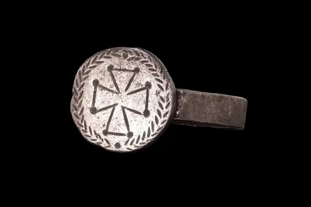 CRUSADER SILVER RING WITH CROSS PATTEE
