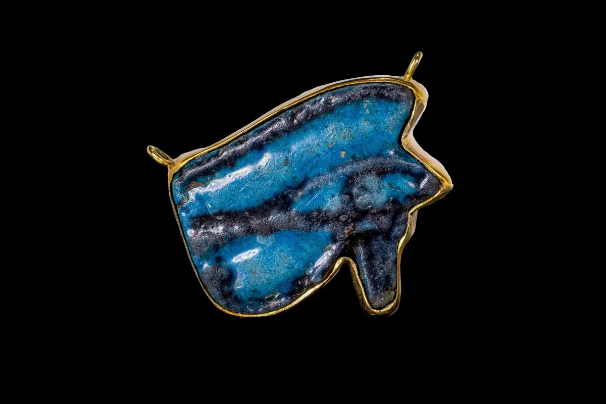 EGYPTIAN BLUE FAIENCE WEDJAT AMULET IN 18K GOLD PENDANT