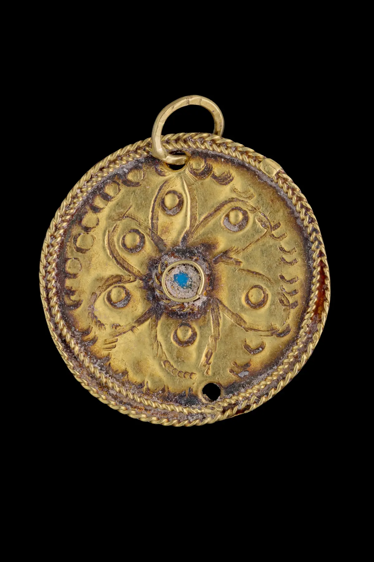 BYZANTINE GOLD PENDANT WITH ROSETTE AND CENTRAL CABOCHON