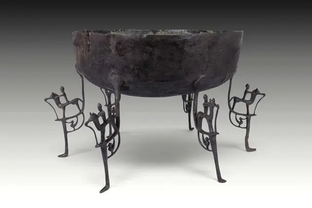 LATE VILLANOVAN AND ETRUSCAN BRONZE BASIN WITH FIGURAL LEGS