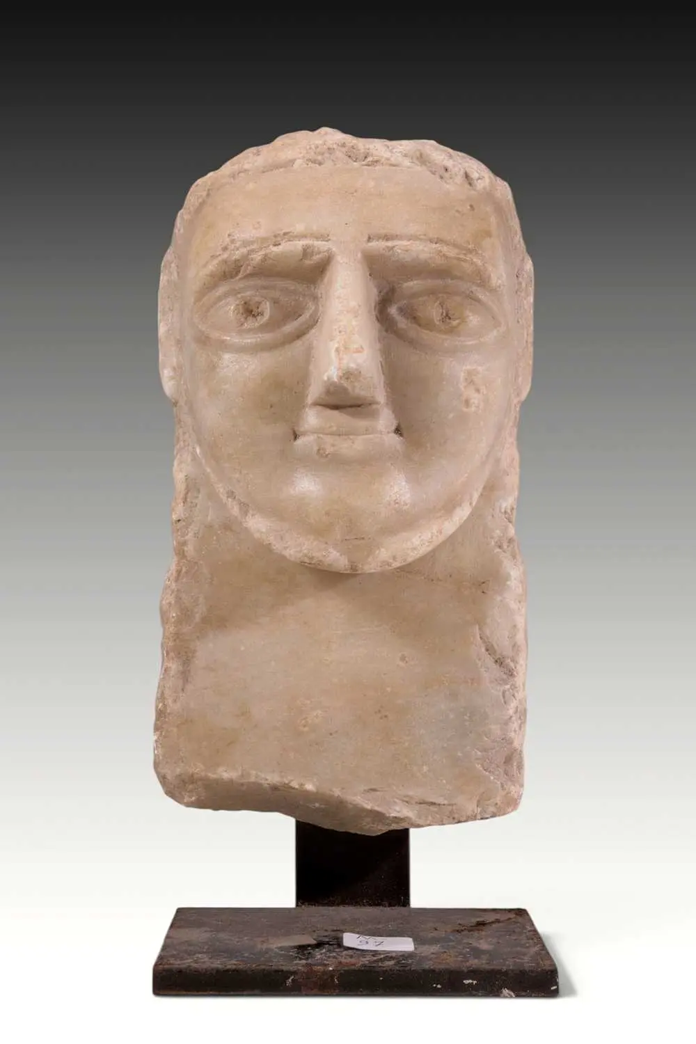 SOUTH ARABIAN ALABASTER HEAD