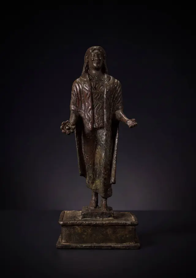 ETRUSCAN BRONZE FIGURE OF A FEMALE VOTARY