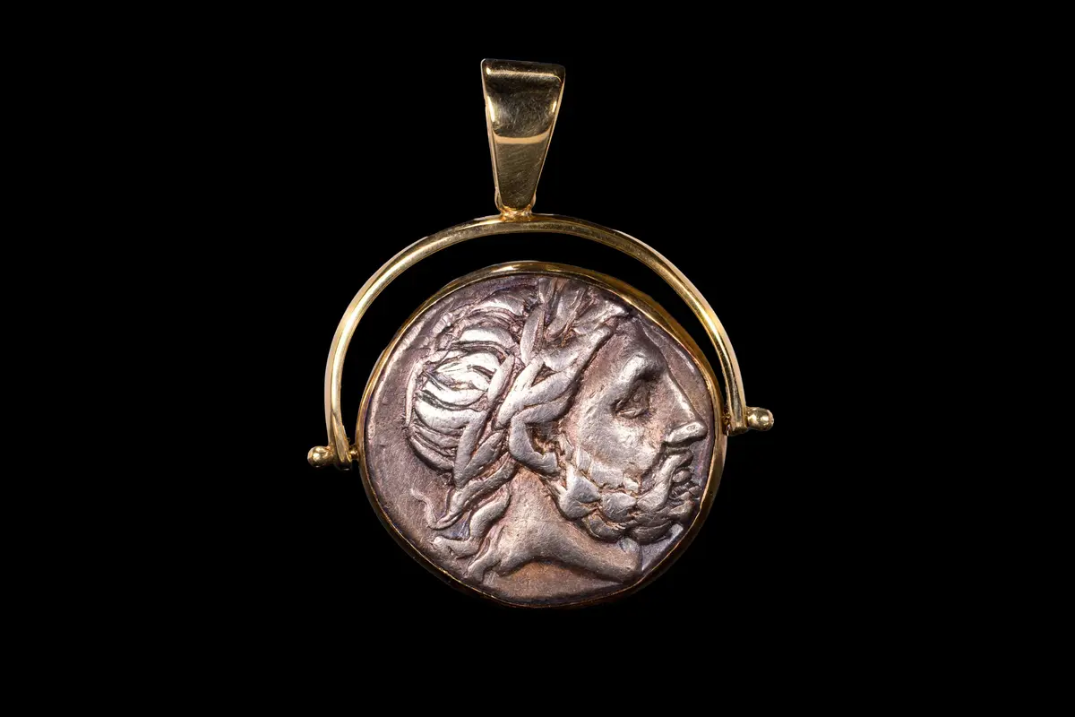 KINGDOM OF MACEDON SILVER TETRADRACHM OF PHILIP II IN GOLD PENDANT