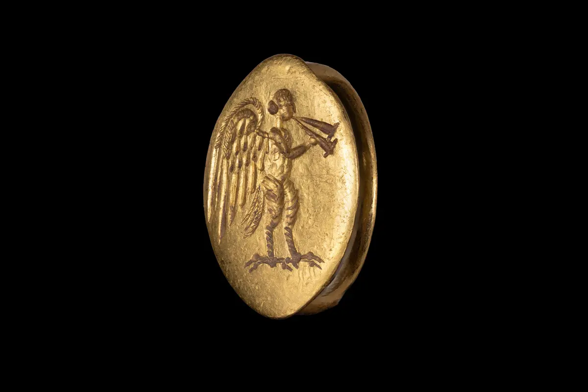 RARE GREEK GOLD RING WITH SIREN PLAYING AULOS