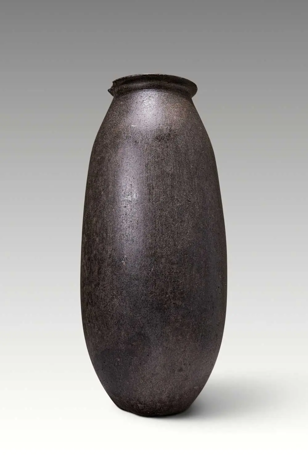 EGYPTIAN EARLY DYNASTIC BLACK STONE JAR