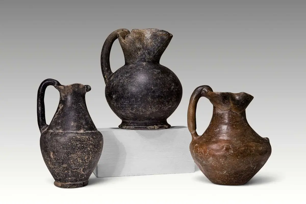 COLLECTION OF VILLANOVAN VESSELS