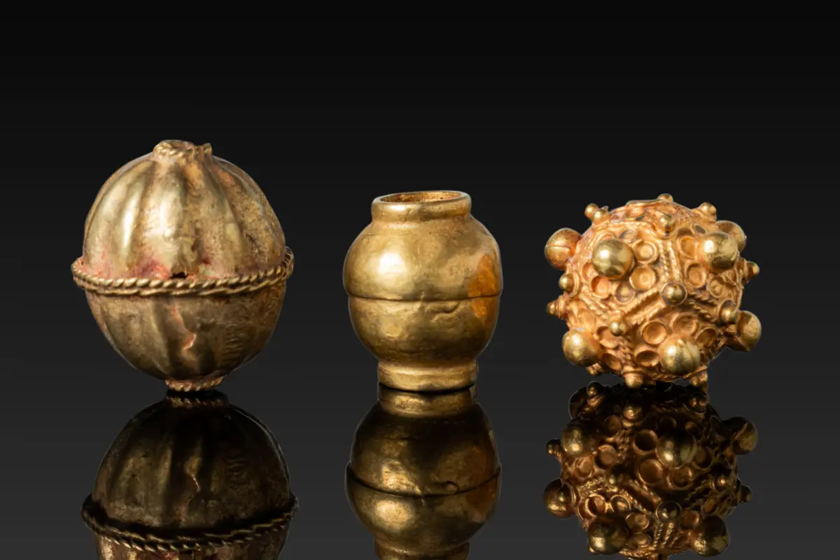 COLLECTION OF GREEK HIGH KARAT GOLD BEADS