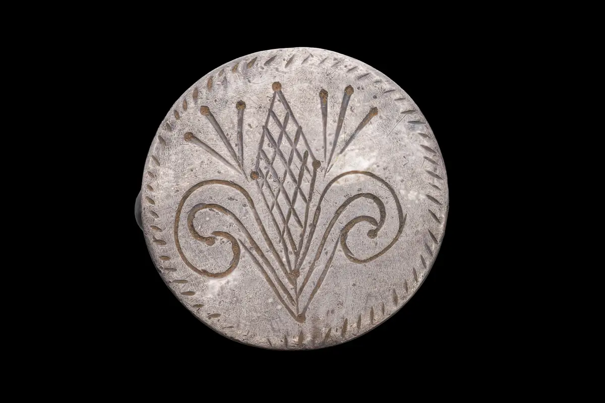LATE MEDIEVAL SILVER RING WITH FLEUR DE LIS