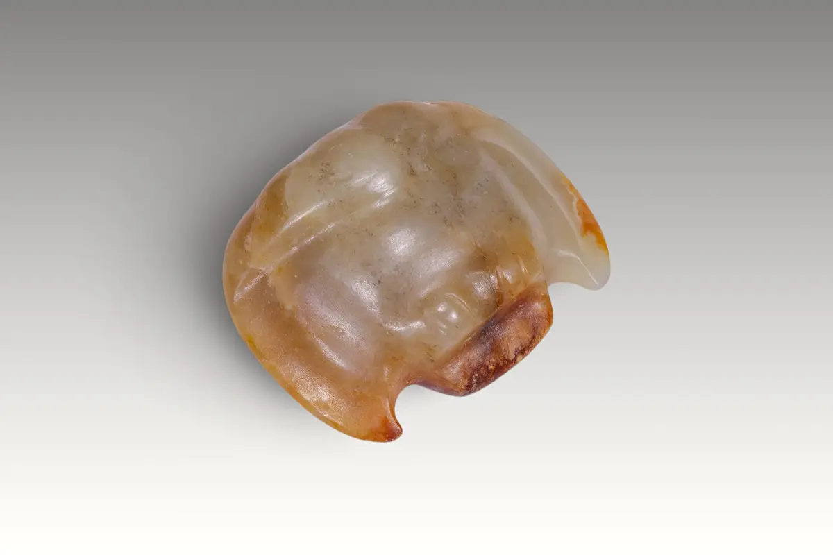 CHINESE ARCHAISTIC JADE OWL PENDANT