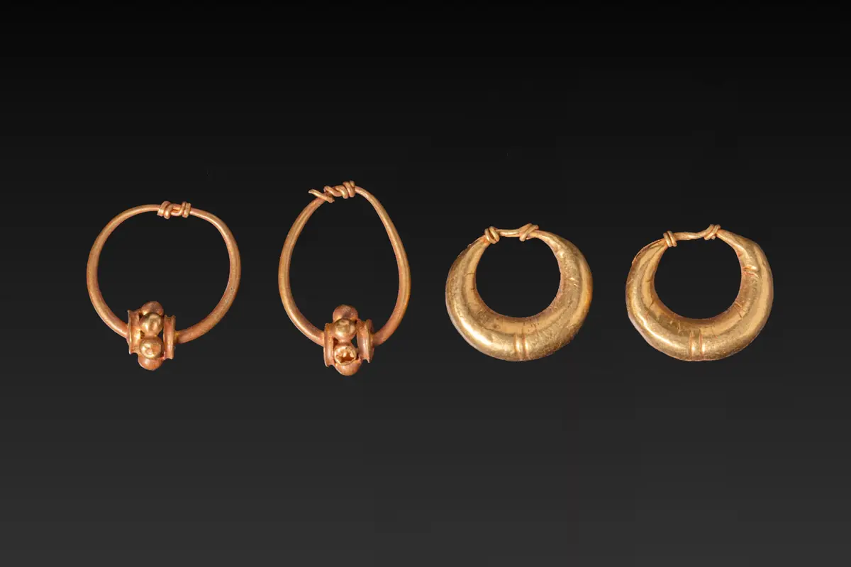 COLLECTION OF GREEK GOLD EARRINGS
