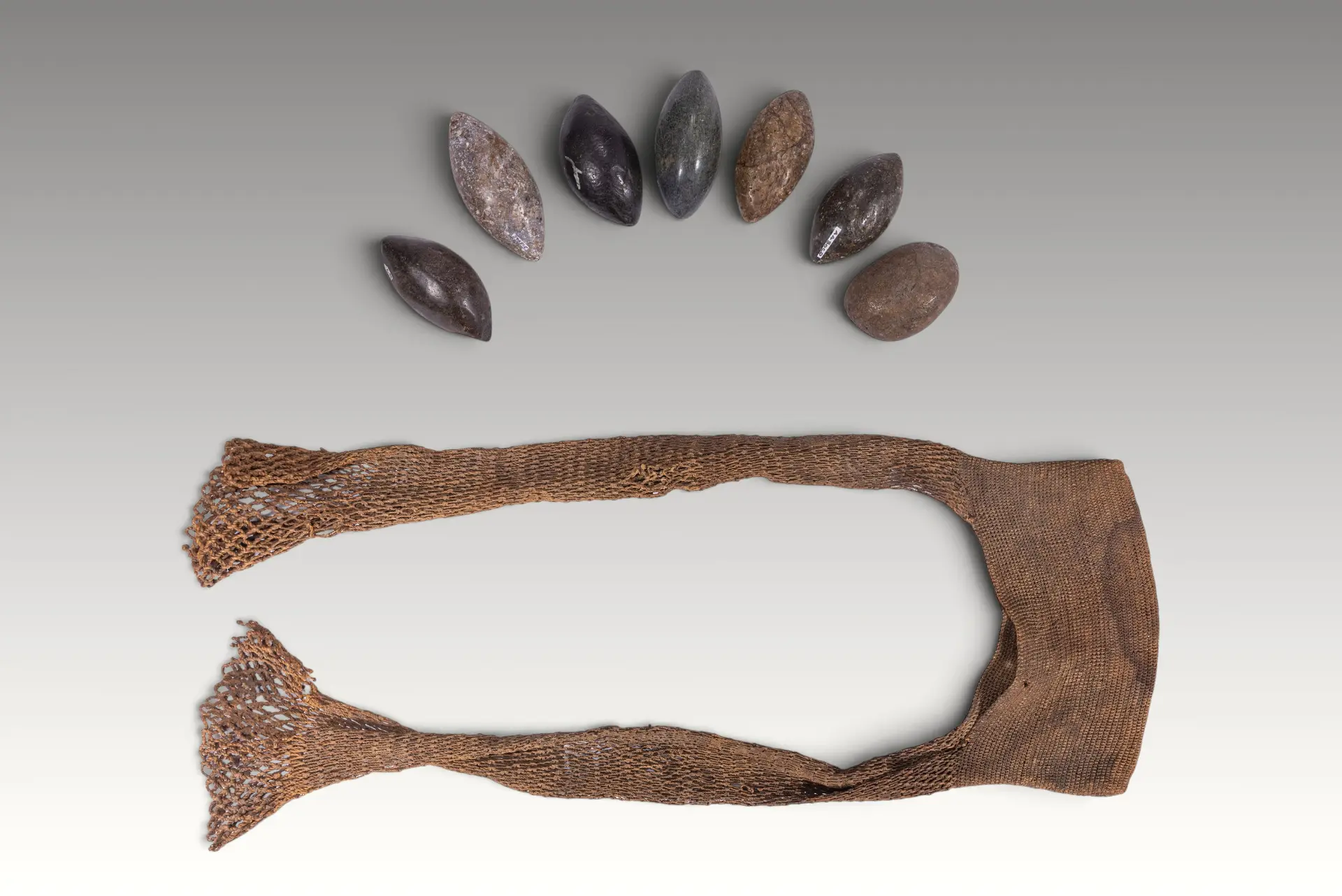 NEW CALEDONIAN SLING STONES