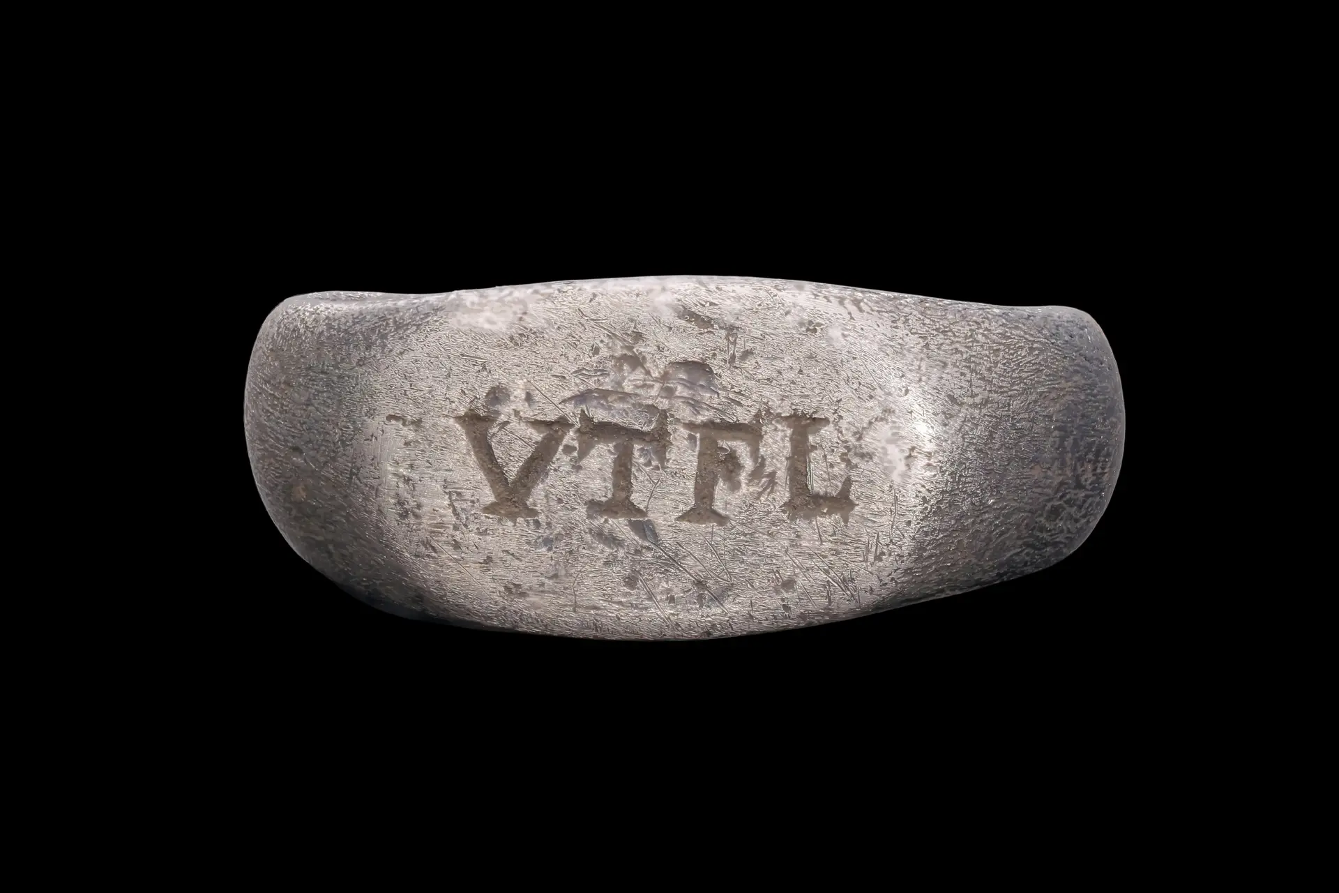 ROMAN SILVER RING WITH 'VTERE FELIX' INSCRIPTION