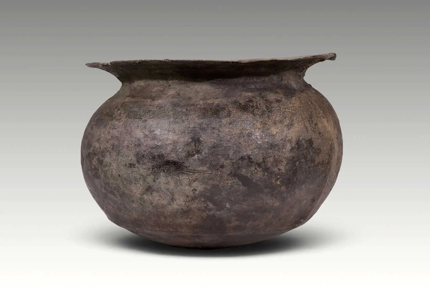 LARGE ETRUSCAN BRONZE JAR