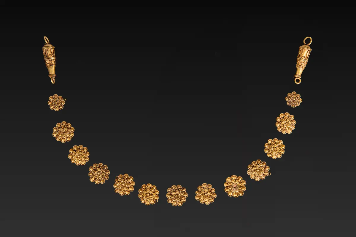 RARE HELLENISTIC GOLD NECKLACE WITH FLORAL DECORATION