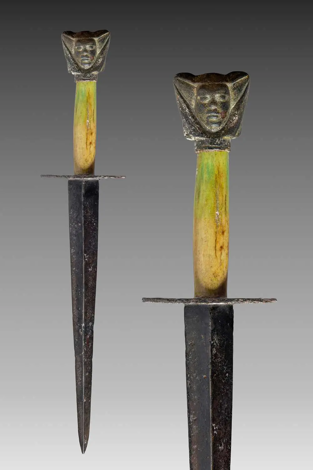 MEDIEVAL STEEL STILETTO WITH BONE GRIP AND ANTHROPOMORPHIC POMMEL
