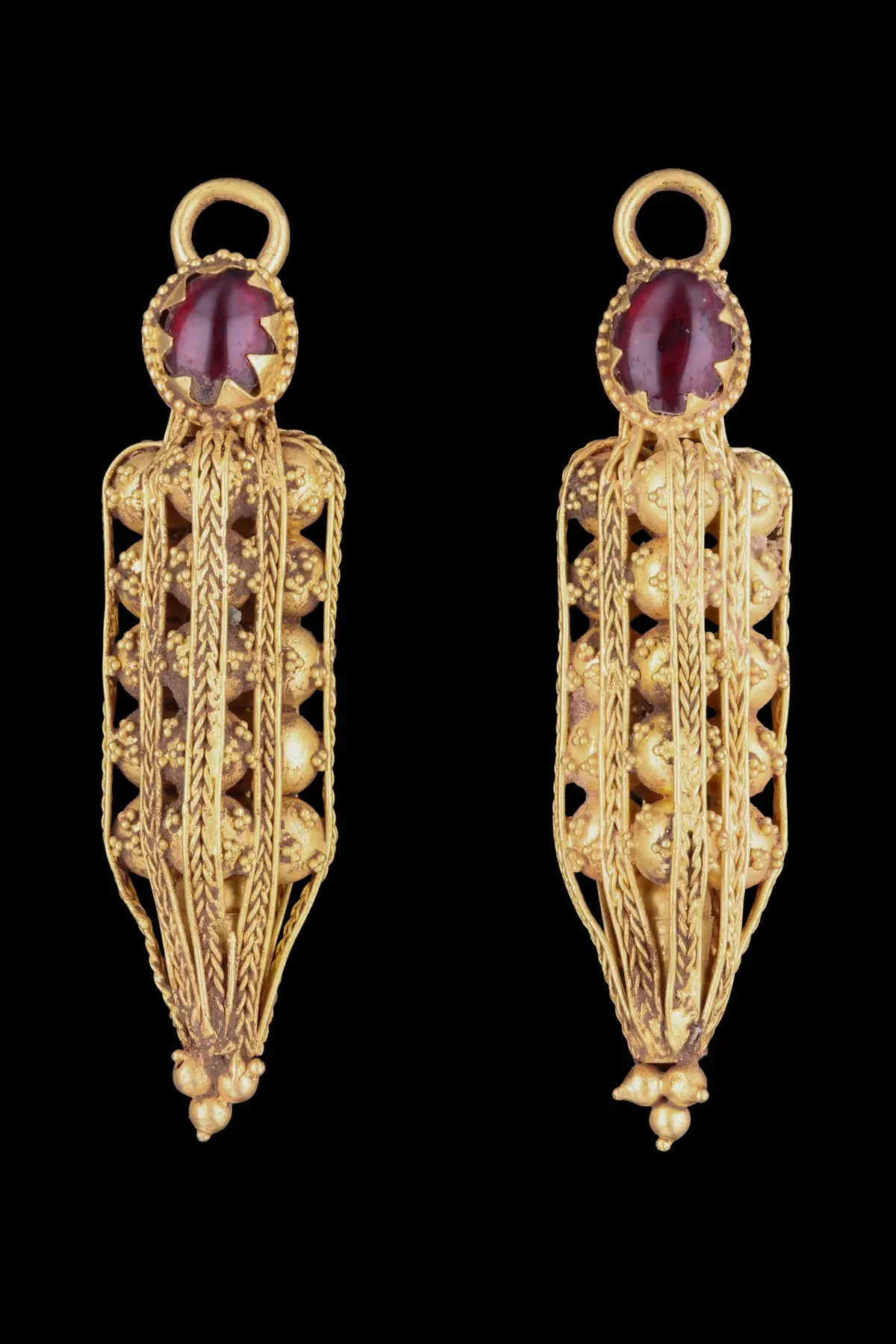 MATCHED PAIR OF ROMANO-PARTHIAN GOLD EARRINGS WITH RED GARNET CABOCHONS
