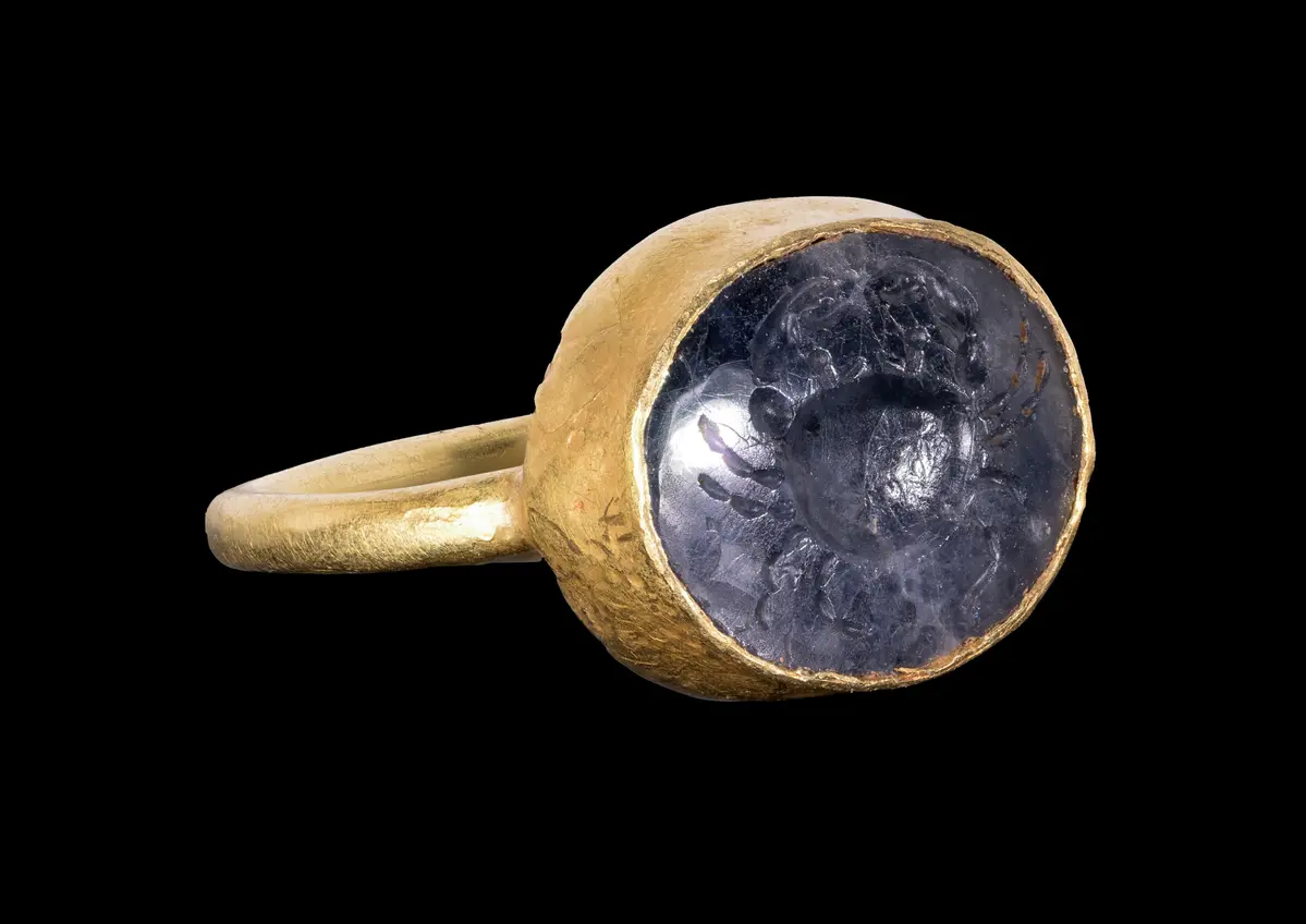 ROMAN CARNELIAN INTAGLIO DEPICTING MERCURY IN GOLD RING