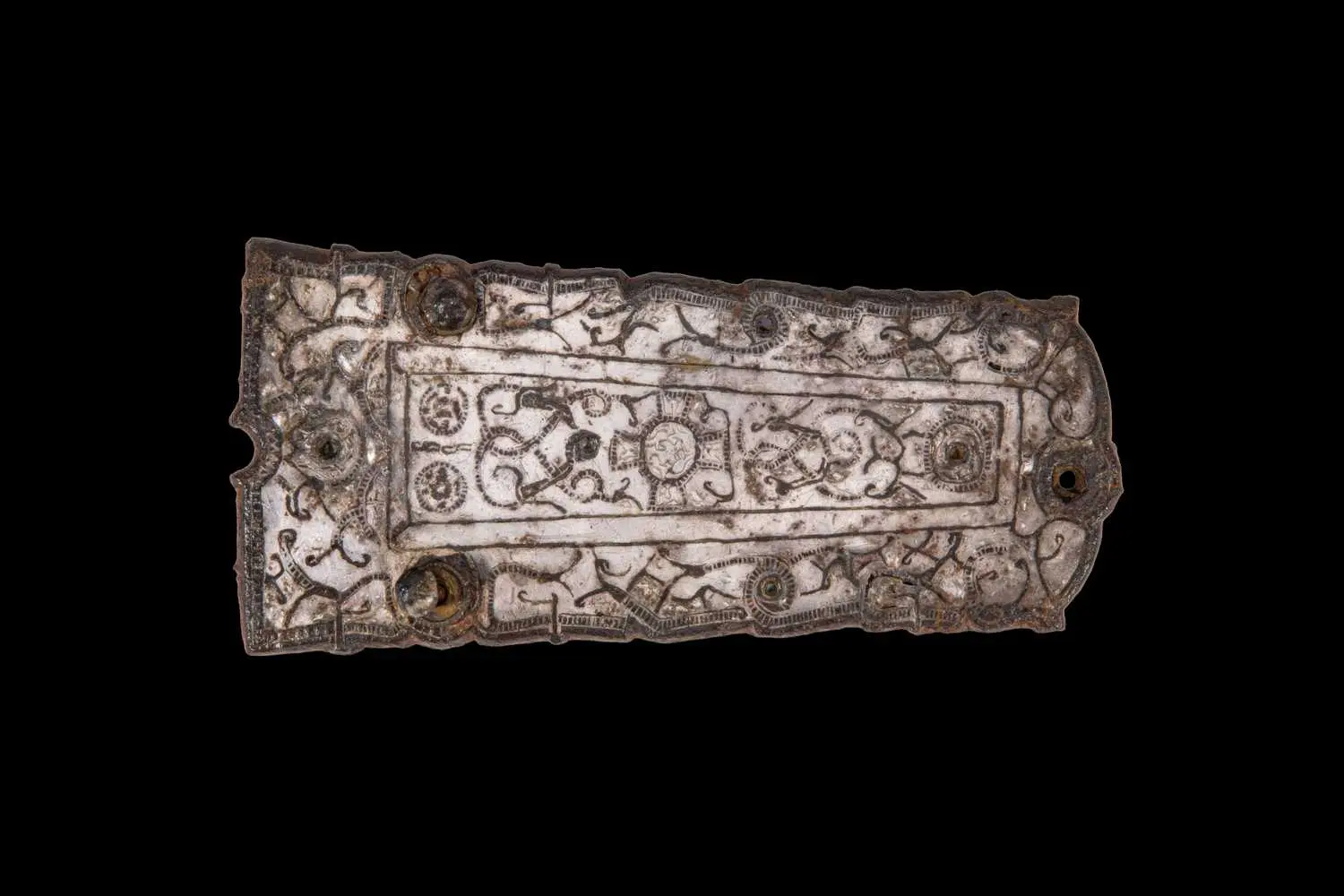 OUTSTANDING VIKING SILVER-INLAID BELT BUCKLE WITH CROSS