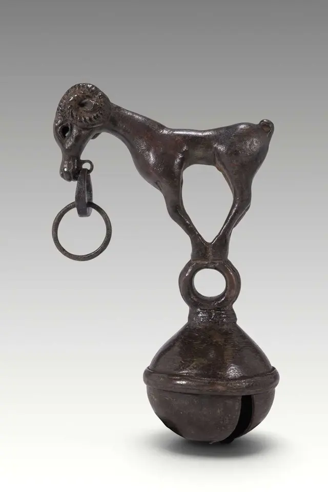 LARGE BRONZE AGE BRONZE BELL WITH A RAM