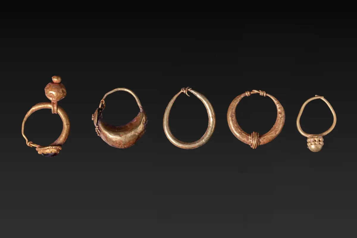 COLLECTION OF GREEK GOLD EARRINGS