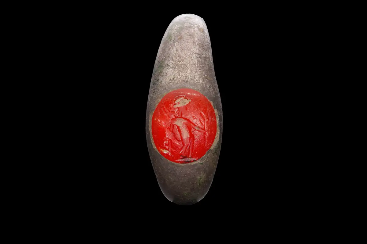 ROMAN SILVER RING WITH CARNELIAN INTAGLIO OF CERES