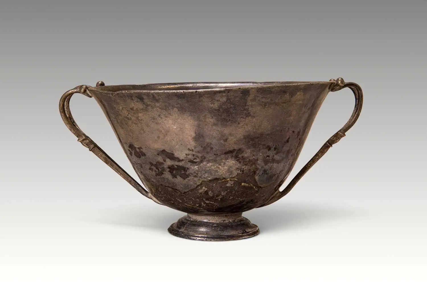 SUPERB ANCIENT ROMAN SILVER SKYPHOS