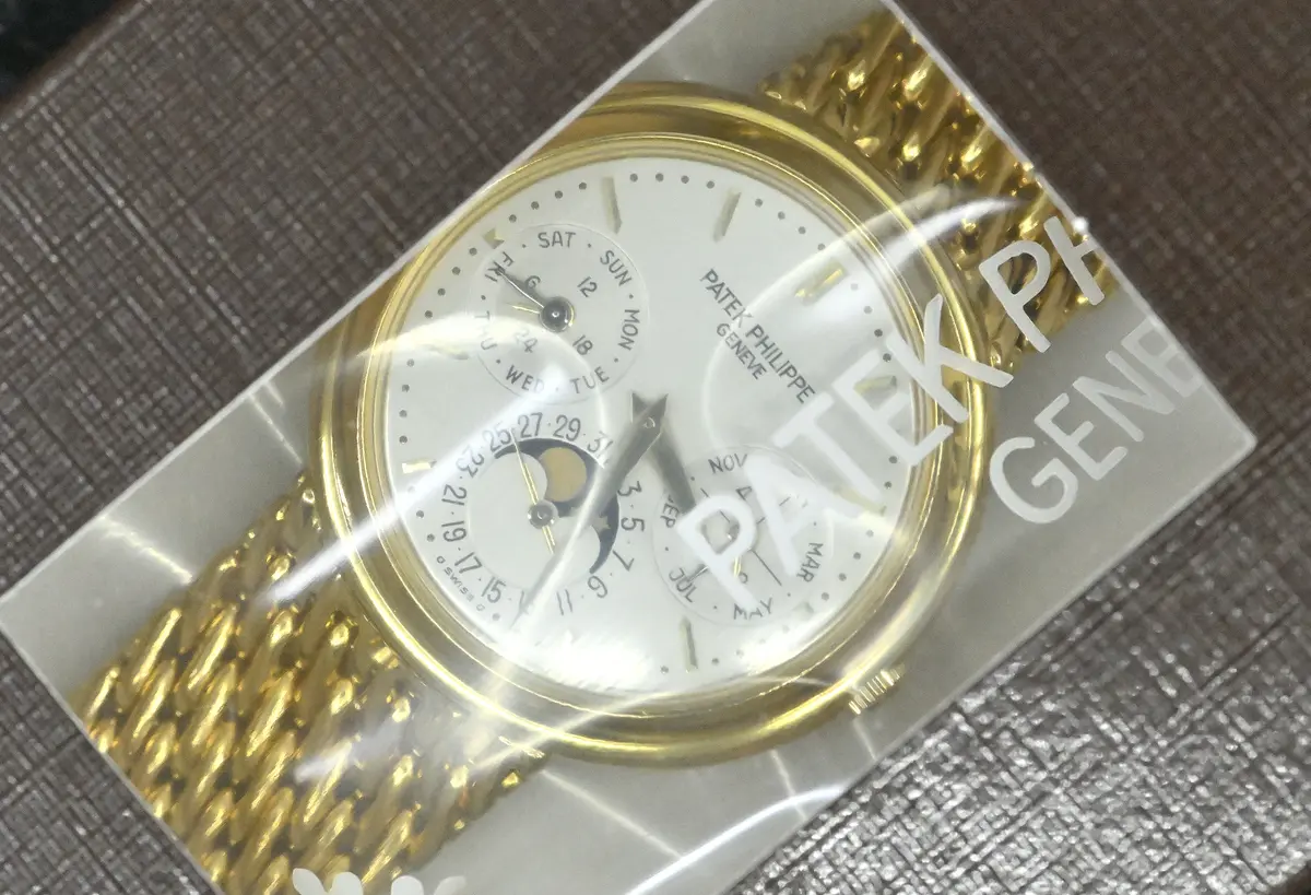 Patek Philippe 3945 Ewiger Kalender Gelbgold double sealed Patek Service