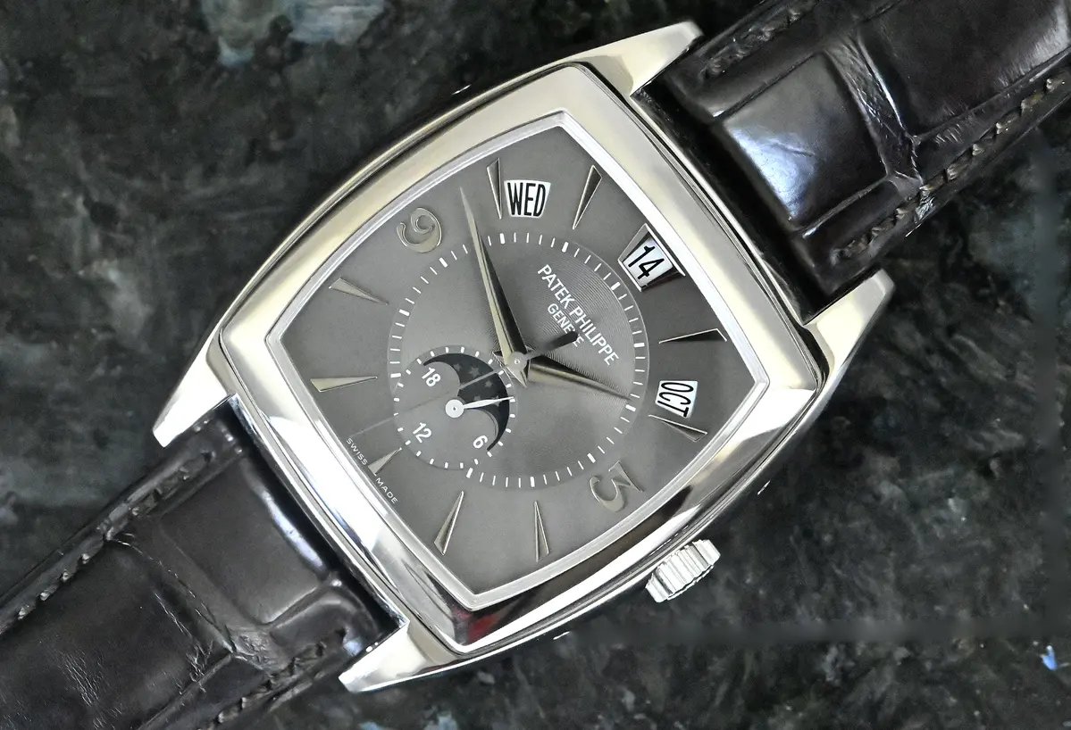 Patek Philippe 5135 Gondolo Calendario Jahreskalender grey dial Weißgold