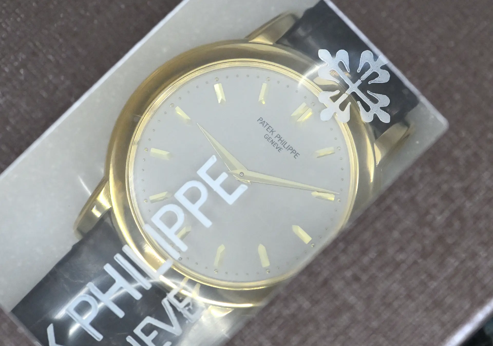 Patek Philippe 5032 Calatrava Gelbgold double sealed Patek Service Mai 2026