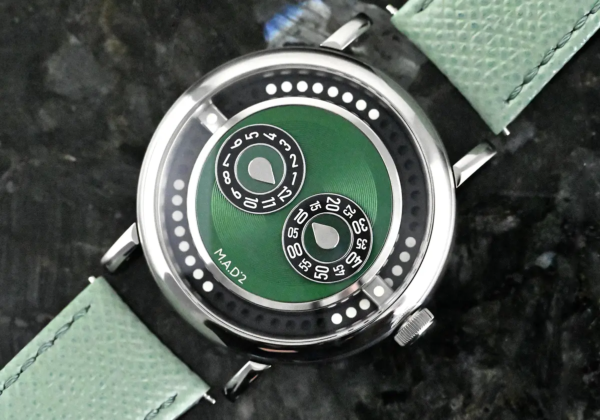 MB&F M.A.D.2 green Automatik Kaliber G101 Stahl ungetragen Full Set mit QR code