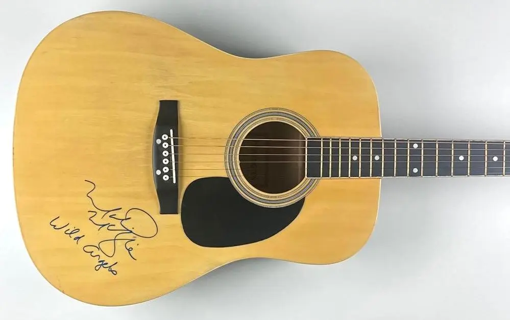 Martina McBride Signed Huntington Brand Dreadnought-Style Acoustic