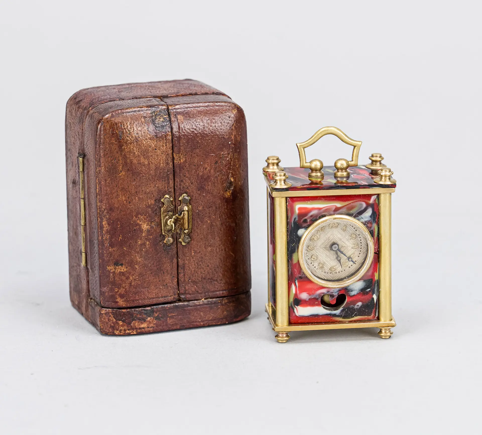 Kleine Reiseuhr, um 1920, buntes