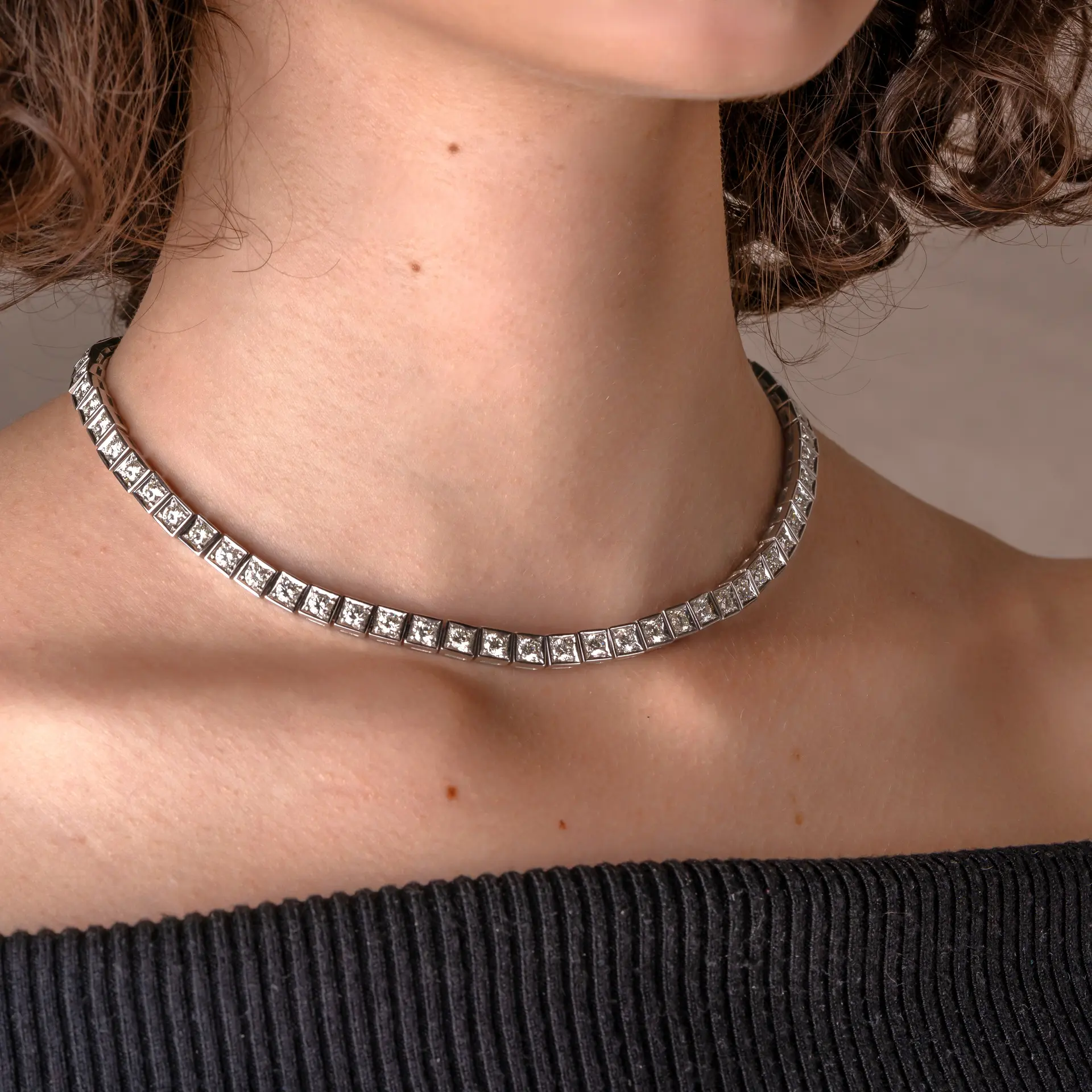 Collana con Diamanti. Oro bianco 18kt, diamanti di 8.00 ct circa