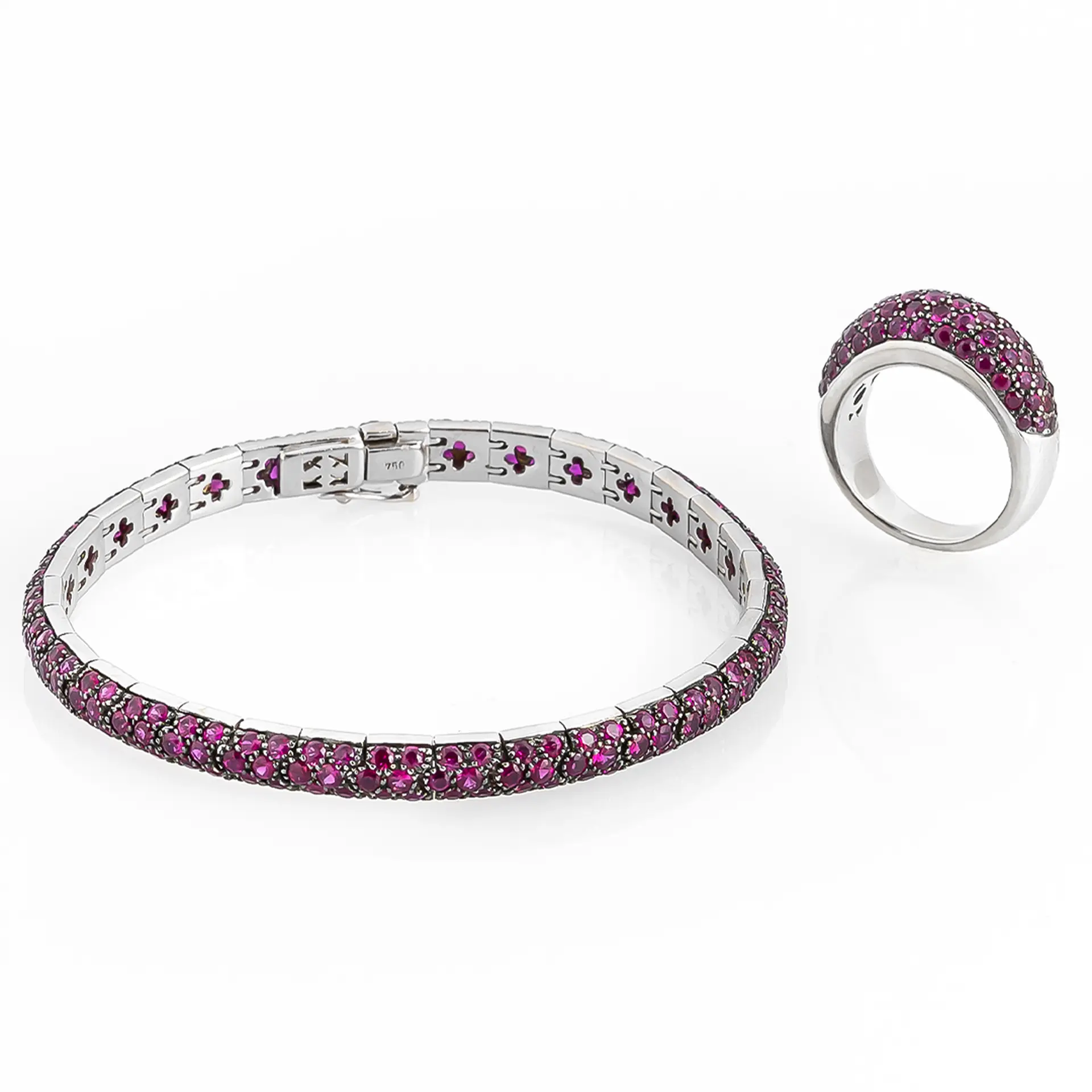 Bracciale tennis e anello con Rubini. Oro bianco 18kt, rubini pavè