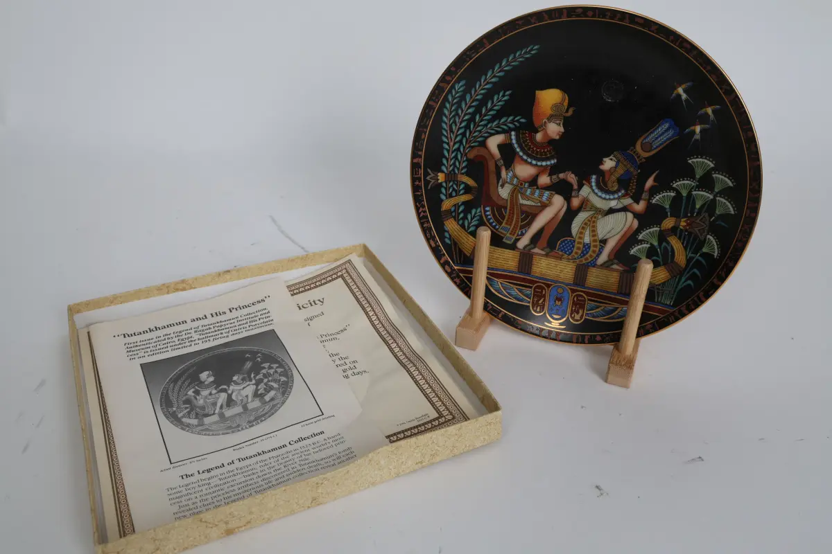 SAMLARTALLRIK, egyptiskt motiv med Osiris, porslin, 1990-tal.