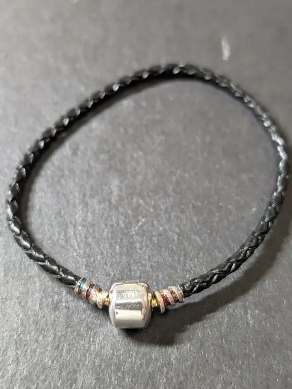 $30, bracelet,8", appraised/retail value $30