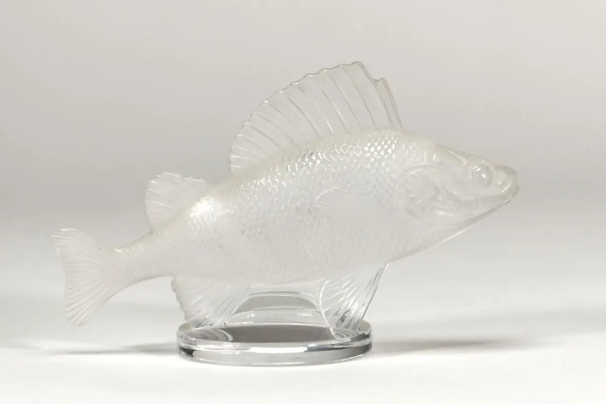 RENÉ LALIQUE (1860–1945) – “Perch” – Decorative piece in mol - Lot 92